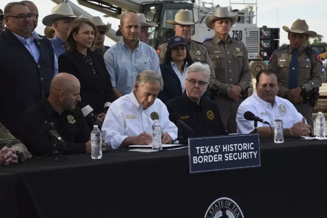 Texas promulga